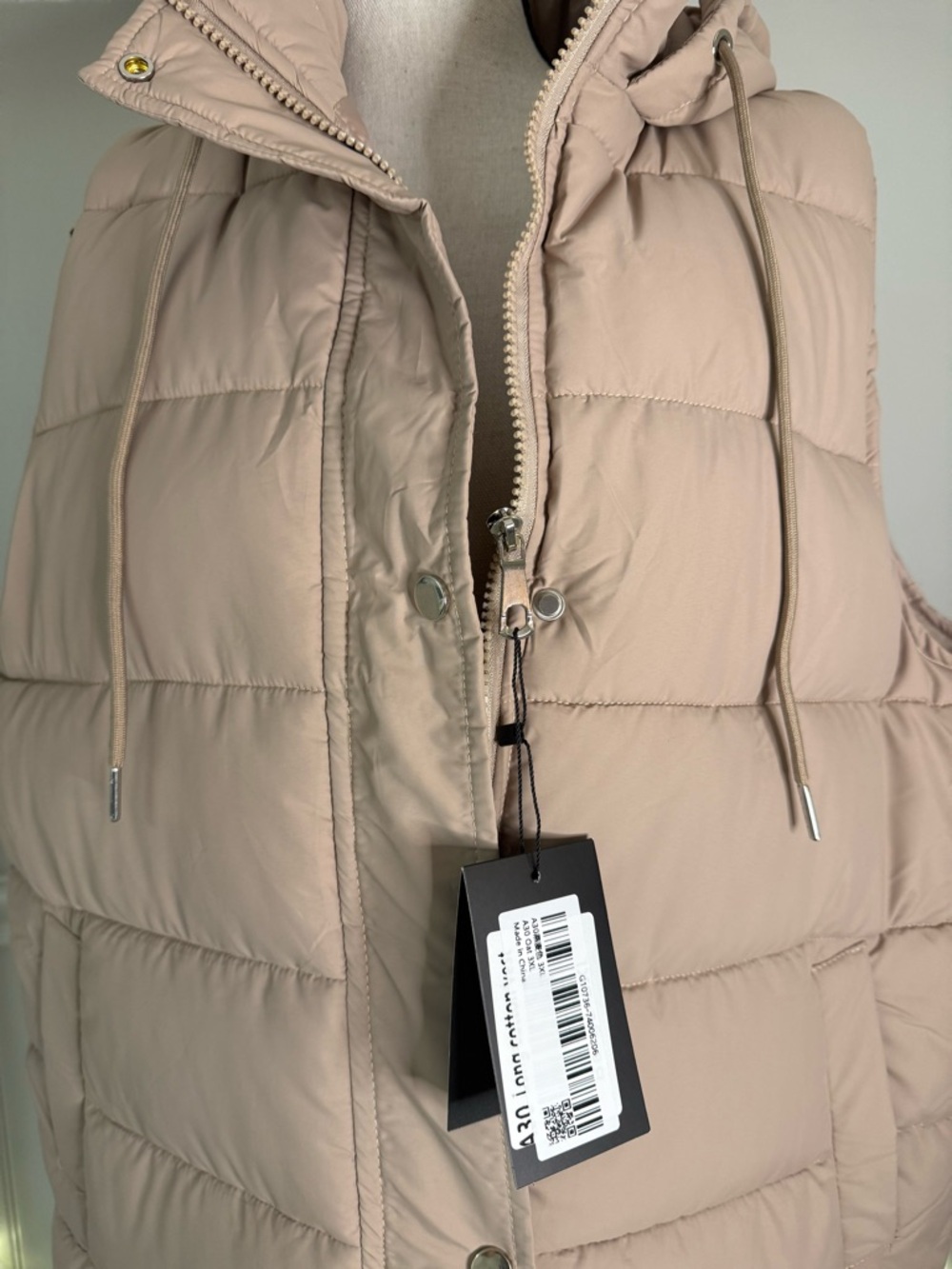 NWT G.O.G.G Long Quilted Sleeveless Hooded Vest in Tan Oat - Picture 4 of 4